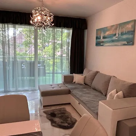 Διαμέρισμα Bauhaus Silver Wellness Apartman