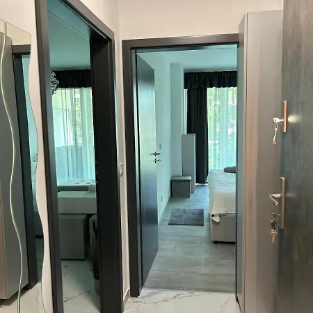 Bauhaus Silver Wellness Apartman * 希欧福克