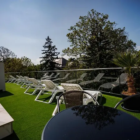 Bauhaus Silver Wellness Apartman Σίοφοκ
