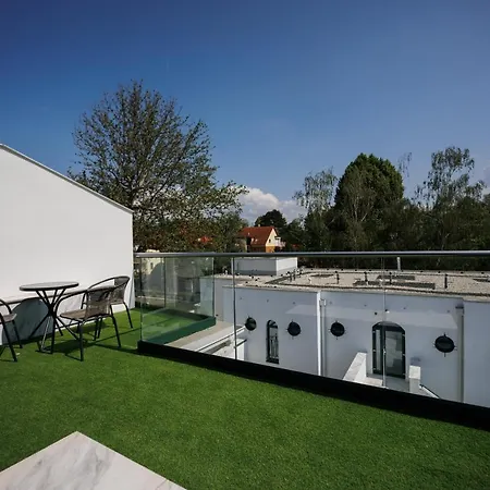 Bauhaus Silver Wellness Apartman Διαμέρισμα *