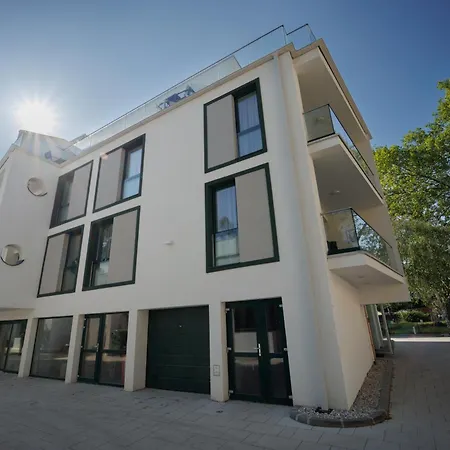 公寓 Bauhaus Silver Wellness Apartman *